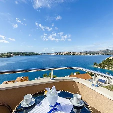 Apartments Smilje Apartman *