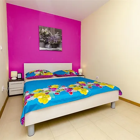 Apartment Apartments Smilje *