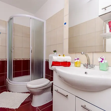 Apartments Smilje * Rogoznica (Sibenik-Knin)