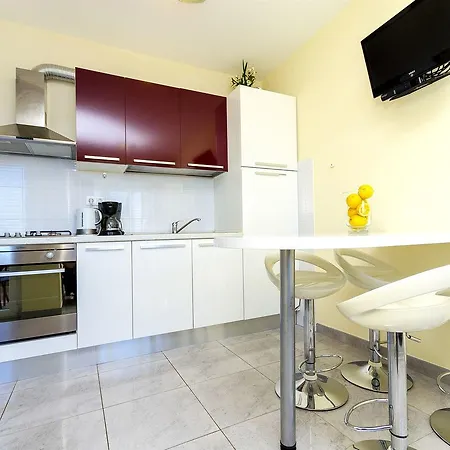 Apartments Smilje * Rogoznica (Sibenik-Knin)