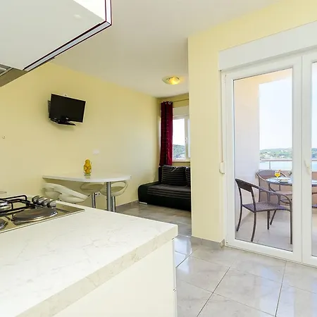 Apartment Apartments Smilje *