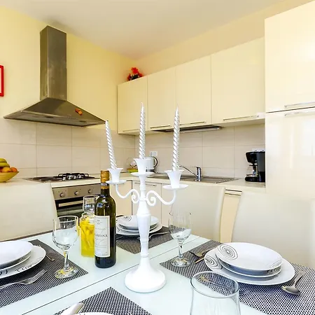 Apartment Apartments Smilje *