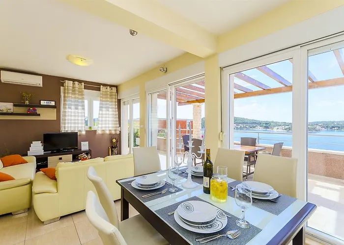 Smilje רוגוזניצה